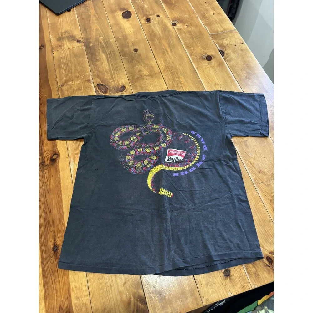 Vintage Marlboro Adventure Team Snake Pocket T-Shirt Men's XL 90s Faded Black